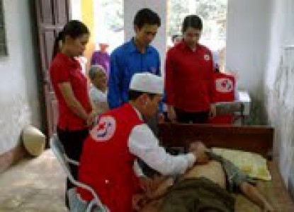 Hội CTĐ huyện Phù Ninh phối hợp với huyện Đoàn khám bệnh, cấp thuốc miễn phí cho đối tượng chính sách