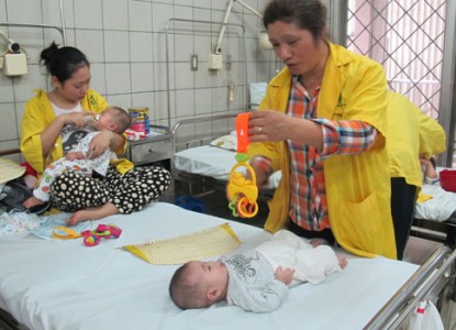 Nhiều bệnh viện tại Hà Nội quá tải bệnh nhân sởi. Ảnh: N.Phương.