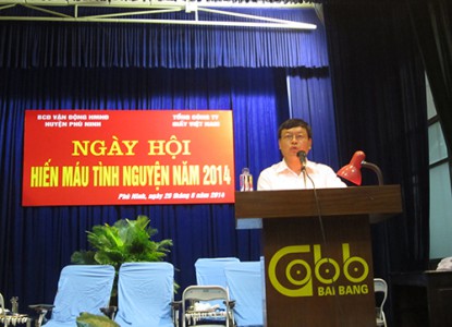 ĐC Nguyễn Văn Giang - PCT UBND huyện, Trưởng BCĐ vận động HMNĐ huyện phát biểu tại ngày hội