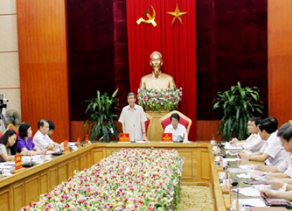 Đồng chí Đinh Thế Huynh - Ủy viên Bộ Chính trị, Bí thư Trung ương Đảng,  Trưởng Ban Tuyên giáo Trung ương phát biểu tại buổi làm việc.
