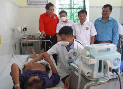 Tam Nông tổ chức chương trình khám bệnh, tư vấn sức khoẻ, cấp thuốc miễn phí tại xã Lam Sơn năm 2022