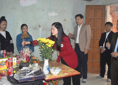 Trao Bản ghi nhận nghĩa cử cao đẹp cho gia đình người hiến tạng tại xã Hoàng An, tỉnh Phú Thọ