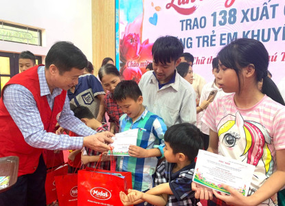 Lan tỏa yêu thương – Chia sẻ cùng trẻ em khuyết tật xã Hiền Lương