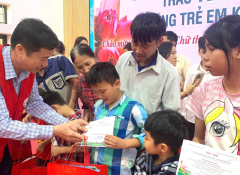 Lan tỏa yêu thương – Chia sẻ cùng trẻ em khuyết tật xã Hiền Lương