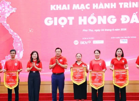 HƠN 800 ĐƠN VỊ MÁU: DẤU ẤN ĐẸP TẠI LỄ KHAI MẠC HÀNH TRÌNH ĐỎ - GIỌT HỒNG ĐẤT TỔ NĂM 2026
