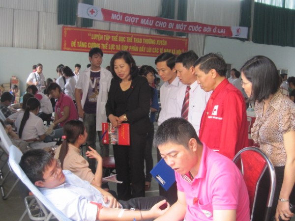 Lãnh đạo Ban chỉ đạo QG VĐHMTN và tỉnh Phú Thọ động viên sinh viên HMTN